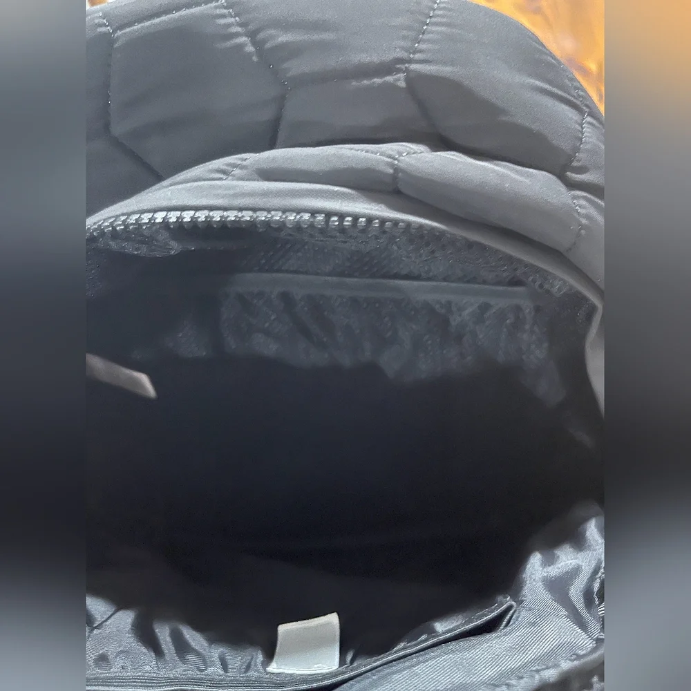 GAP Fit Black Nylon Everyday Padded Backpack Unisex Reflective‎